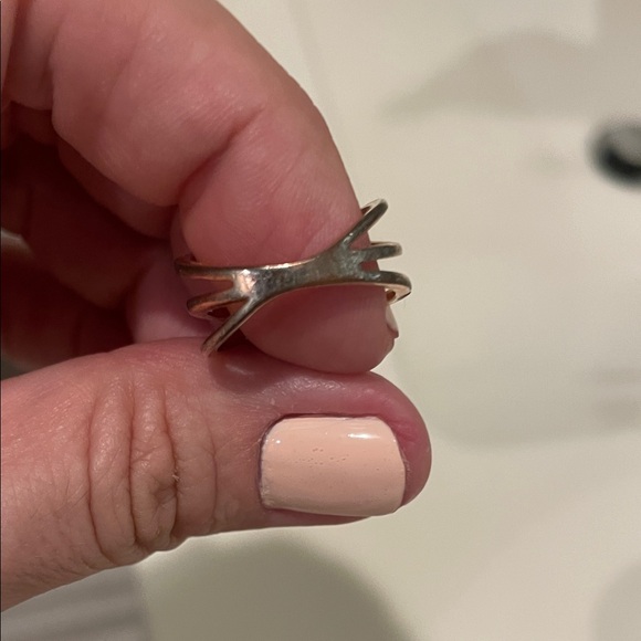 FREE w bundle rose Gold cross cross Swavorski Women's Ring costume jewelry - Picture 4 of 7